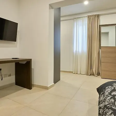 Apartment Luxury & 2 Min Away *