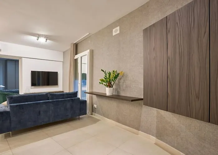 Luxury & 2 Min Away Апартаменты *