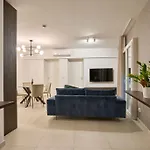 Luxury & 2 Min Away