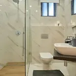 Luxury & 2 Min Away Apartamento